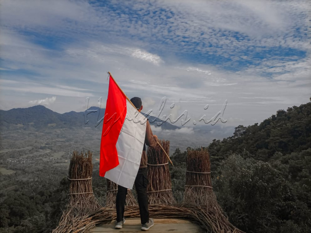 kemerdekaan bukan tanda untuk berhenti berjuang, tapi tanda untuk berjuang lebih keras. Selamat ulang tahun ke-76 untuk rakyat Indonesia.