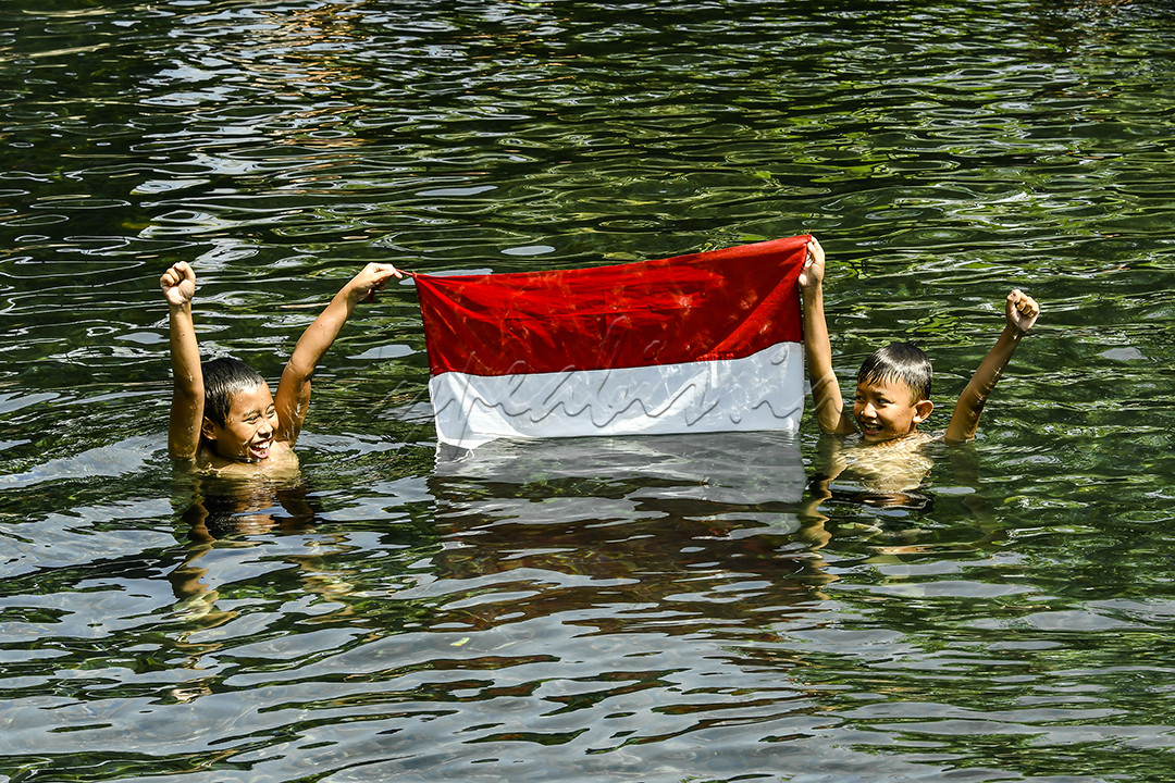 Peringatan ke-76 HUT RI memberikan kebahagiaan kepada seluruh bangsa Indonesia.