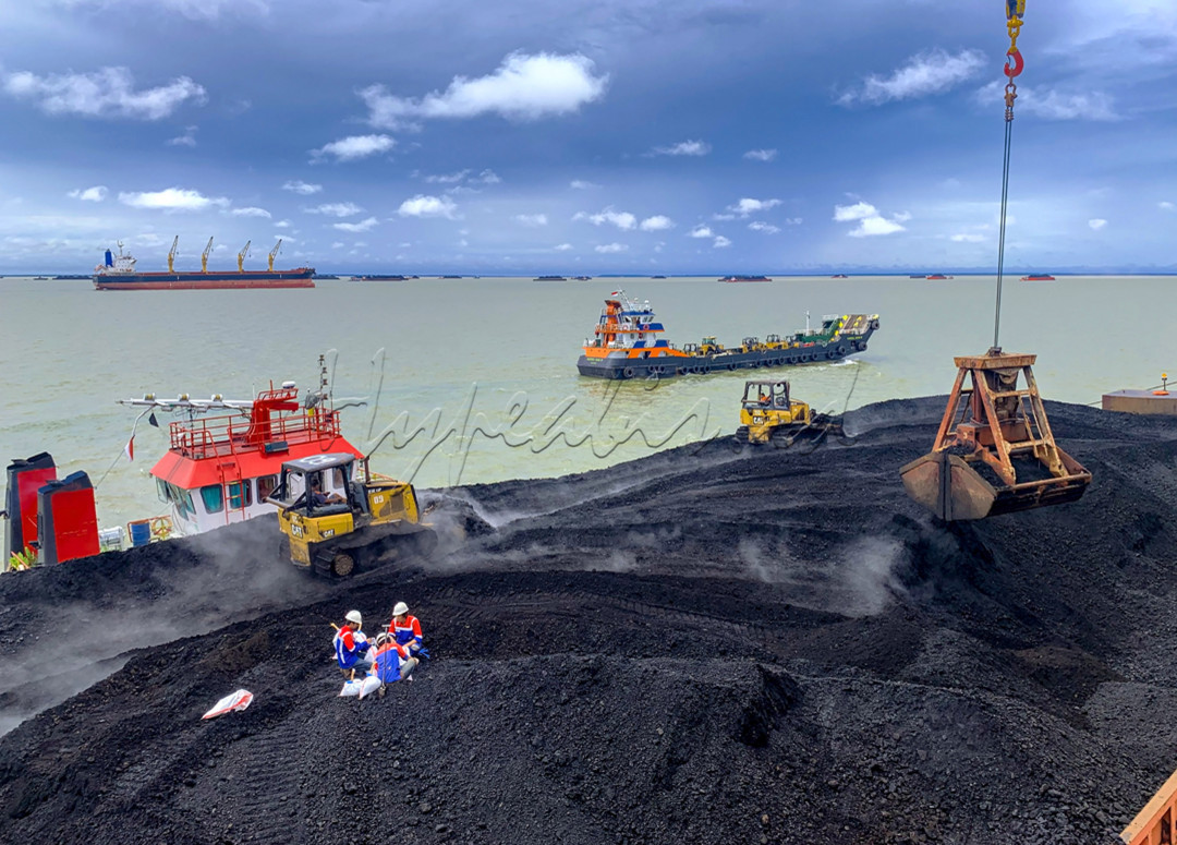 indonesia merupakan produsen batubara no 3 terbesar setelah china dan india,emas hitam sebagai julukan merupakan suatu kebanggan indonesia yang kini sedang naik harga jualnya, bisnis batubara indonesia sedang naik daun mengikuti harga batubara yang semakin naik.setekah covid 19 melandai para penambang terus menggenjot produksi dan melakukan penjulan guna memanfaatkan harga batu yang tinggi.<br />

