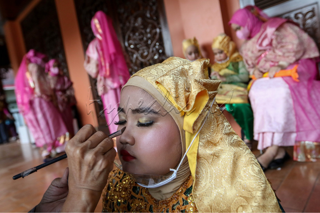 Perhelatan Seni Budaya yang sangat dinantikan oleh kalangan sanggar-sanggar seni dan Seniman Tari Tradisional di Nusantara ini memang sudah lama ditunggu para pegiat dan pecintanya.