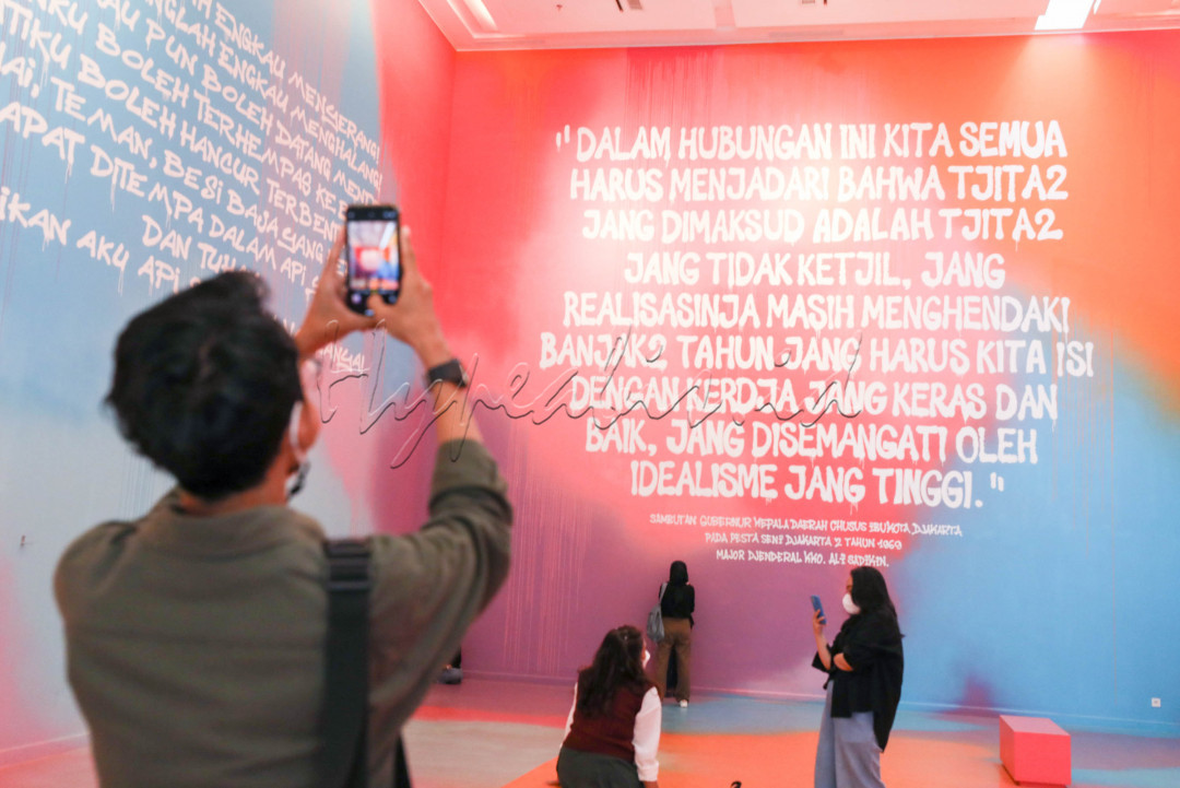 Pengunjung mulai memadati Galeri Annex yang terdapat di komplek Taman Ismail Marzuki sejak awal dibuka bulan Juni lalu. 