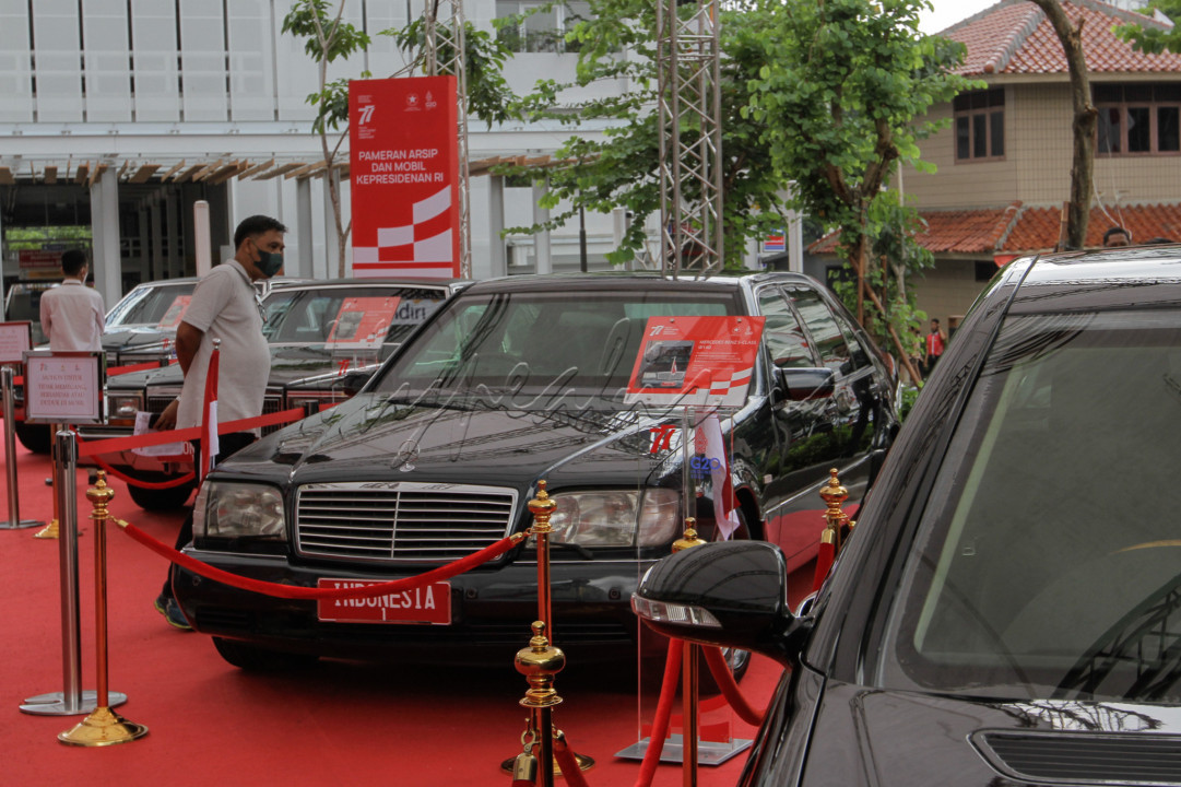 Sebanyak tujuh kendaraan dinas kepala negara dari tujuh periode pemerintahan RI dipamerkan dalam gelaran tersebut.