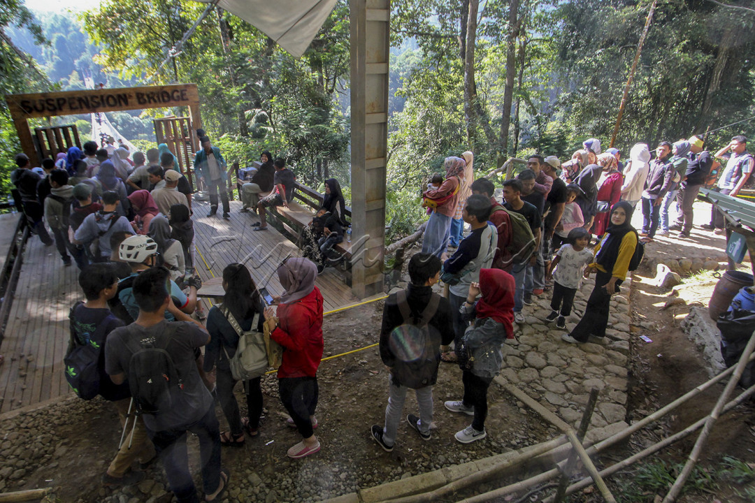 Di setiap akhir pekan lokasi ini selalu dipadati oleh wisatawan.<!--/data/user/0/com.samsung.android.app.notes/files/clipdata/clipdata_bodytext_220823_143041_445.sdocx-->