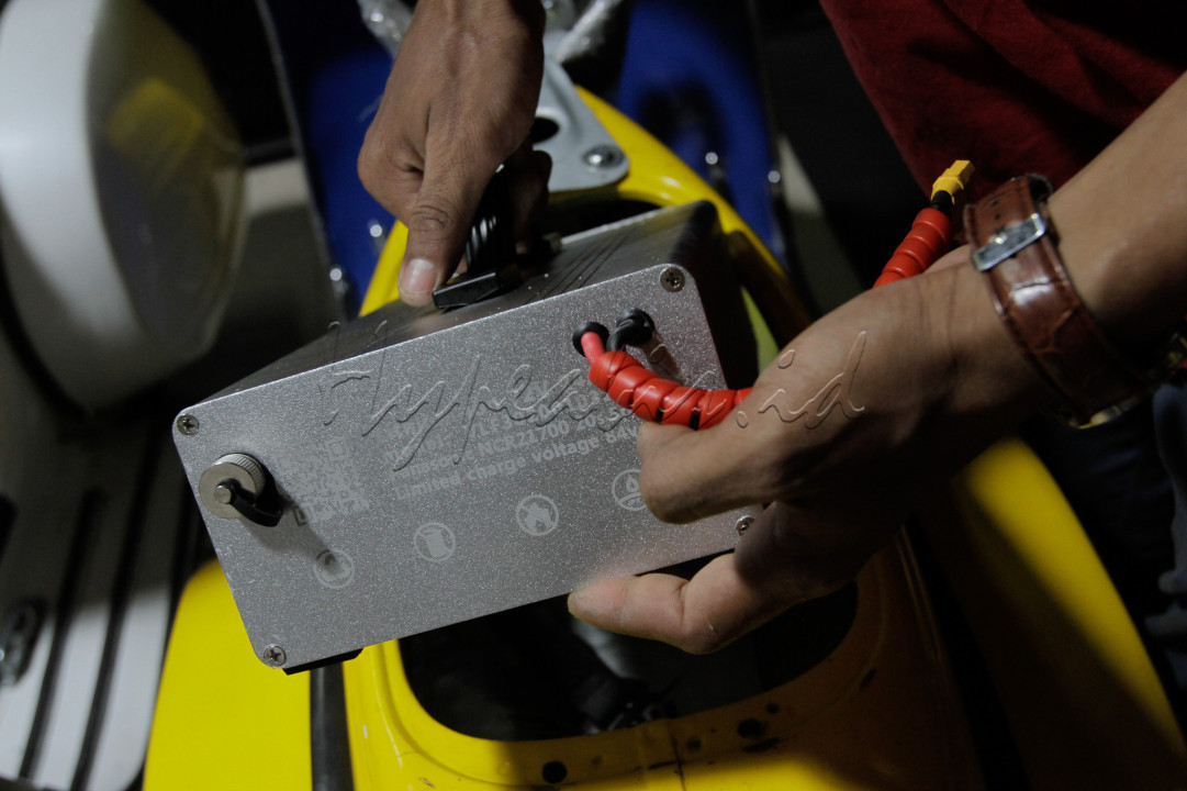 Tak kalah dengan motor listrik masa kini, motor-motor klasik seperti Vespa pun dapat disulap menjadi motor listrik yang khas nan menawan.