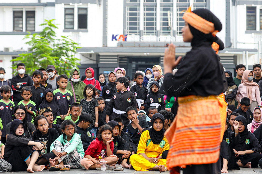 Tidak jarang pula bela diri tradisional khas Indonesia ini dipentaskan sebagai hiburan atau untuk promosi ke anekaragaman budaya Indonesia.
<div> </div>
<div> </div>
