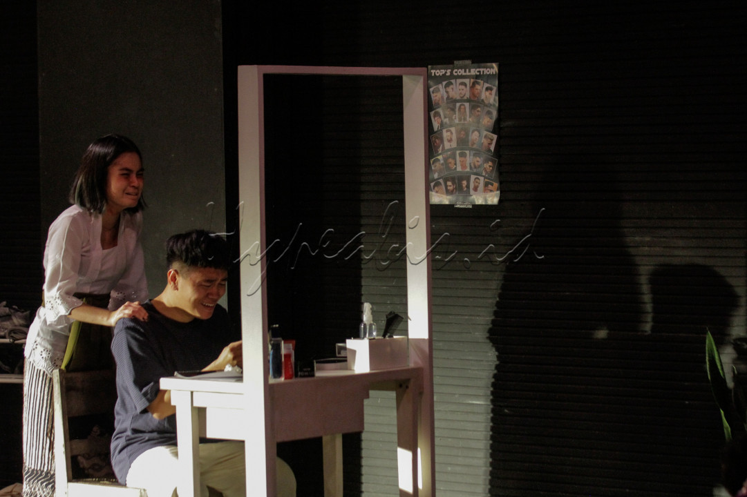 Peserta Acting Course Huma Ark Batch 2 mementaskan showcase Senanduka di Jakarta. 