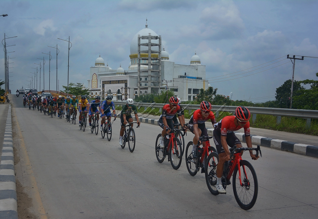 Tour De Siak Balap Sepeda Bertaraf Internasional<br />
Yang di hadiri dari beberapa negara seperti Malaysia, Singapura, Brunei Darussalam, dan Filipina.