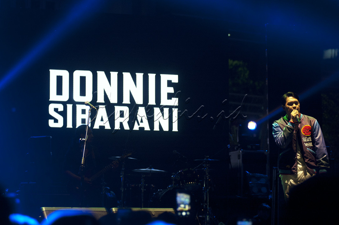 Salah satu mantan vokalis Ada Band yaitu Donnie Sibarani saat manggung mentas di kota Balikpapan. Donnie mempunyai suara yang bagus dan bergenre Pop. Di usia-nya yang tidak terbilang muda lagi, namun cukup energik dan menghibur baik dari kalangan milenial muda dan tua.
