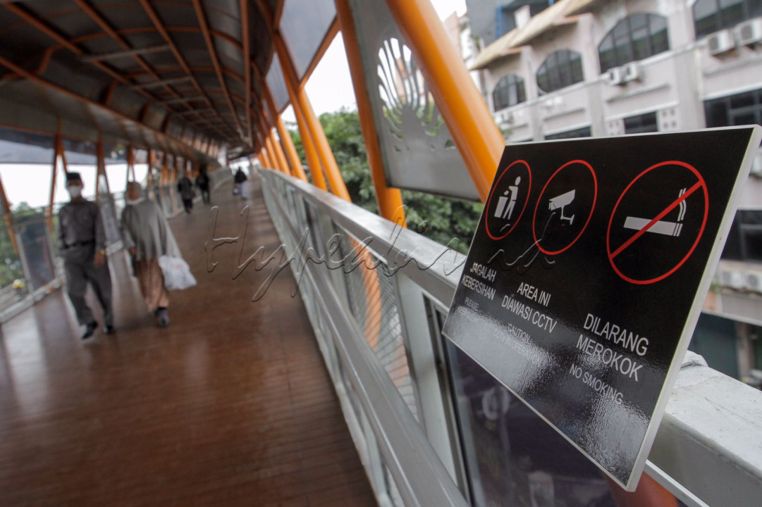 Selain itu, adanya skywalk juga dapat memberikan kenyaman dan keamanan bagi pengguna transportasi antarmoda.