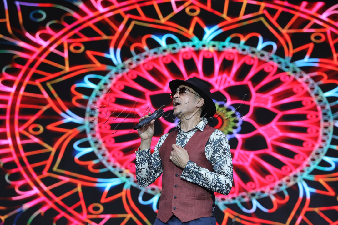 Penampilan Jamie Aditya & His Mezzrollers saat berlangsungnya BNI Java Jazz Festival 2023 di JIExpo Kemayoran, Jakarta, Jumat (2/6/2023). <br />
